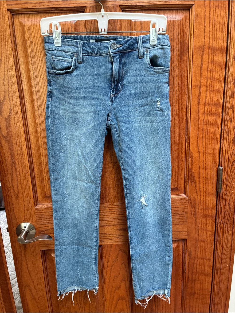 Kut from the Kloth Distressed Blue Cropped Skinny Jeans